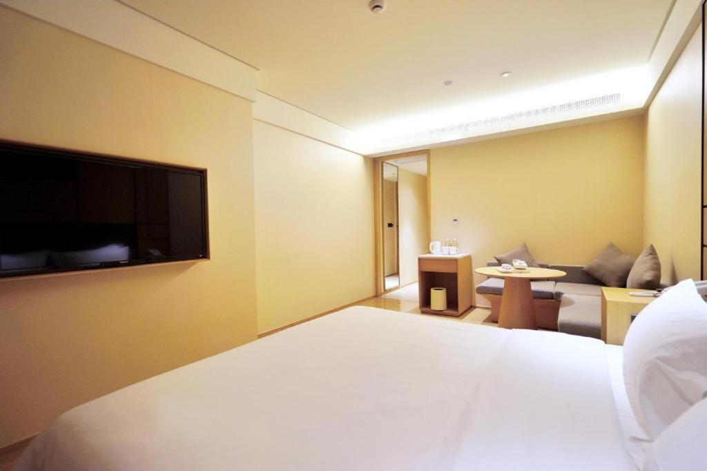 Ji Hotel Shanghai Hongqiao Yan'An XI Road Екстер'єр фото