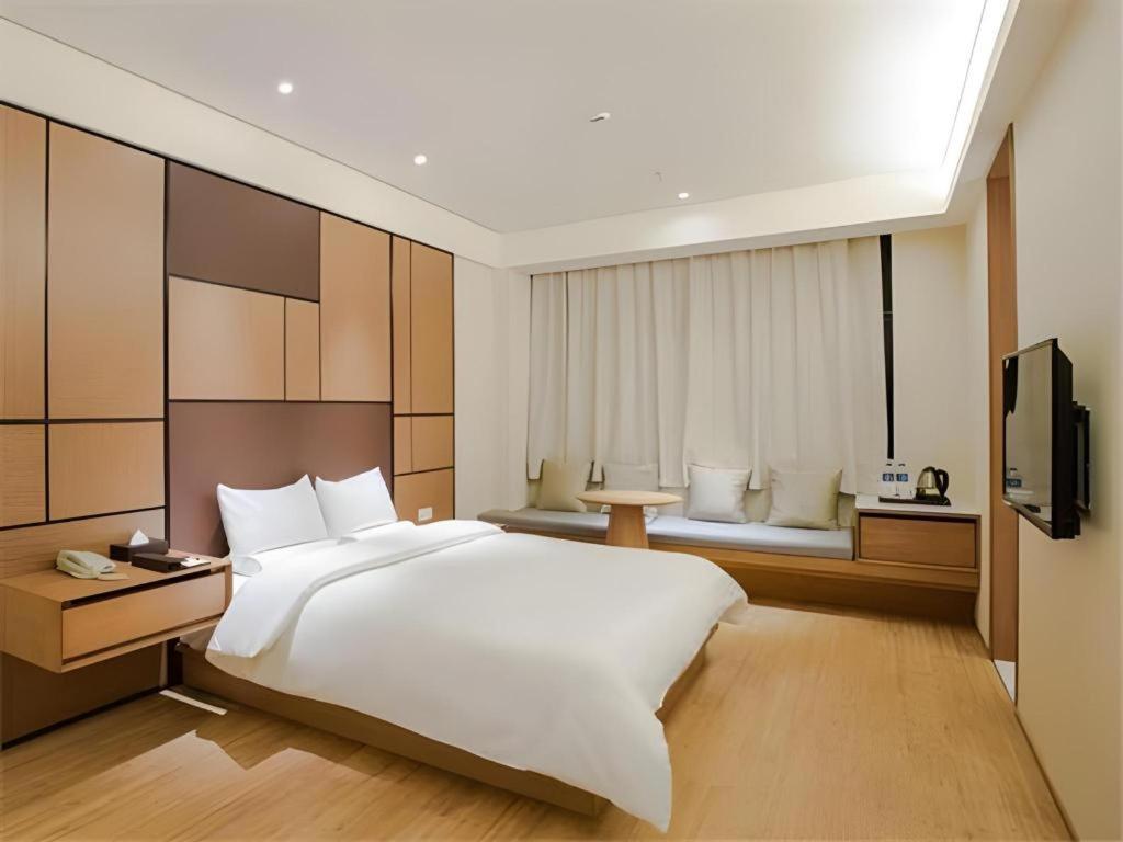 Ji Hotel Shanghai Hongqiao Yan'An XI Road Екстер'єр фото