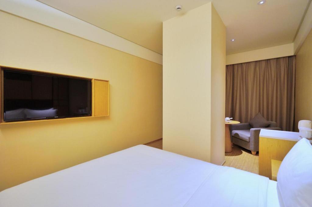 Ji Hotel Shanghai Hongqiao Yan'An XI Road Екстер'єр фото